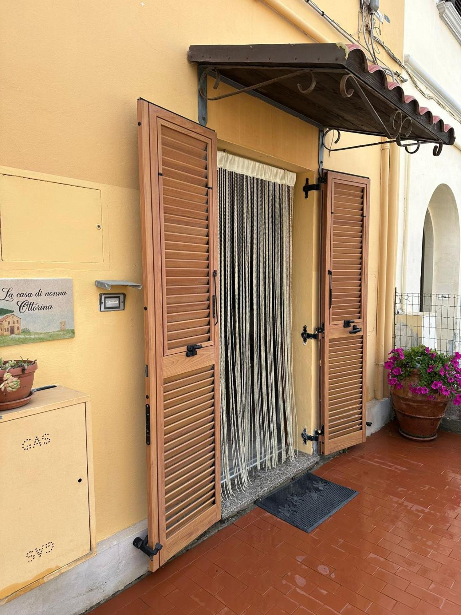 La Casa Di Nonna Ottorina Lejlighed Venturina Terme Eksteriør billede