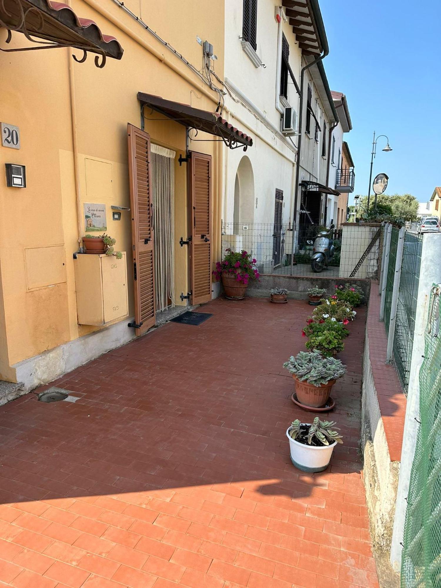 La Casa Di Nonna Ottorina Lejlighed Venturina Terme Eksteriør billede